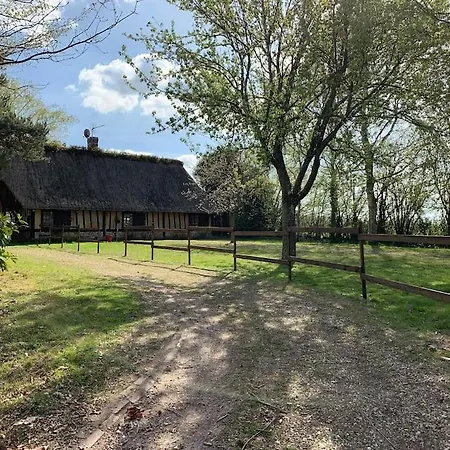 Сasa de vacaciones Chaumiere Familiale Weekend & Paisible Saint-Philbert-sur-Risle